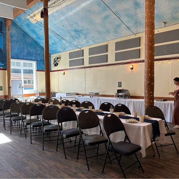 Lot of 18 White Tablecloths for wedding or event - Picture 1 of 4